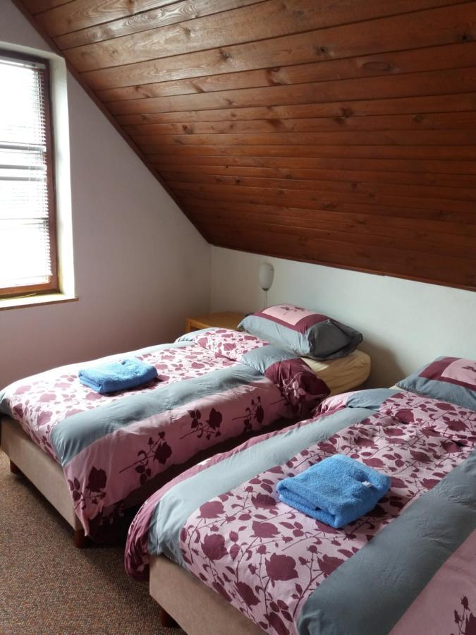 Kratochviluv mlyn Hotell Cervena Lhota  Exteriör bild